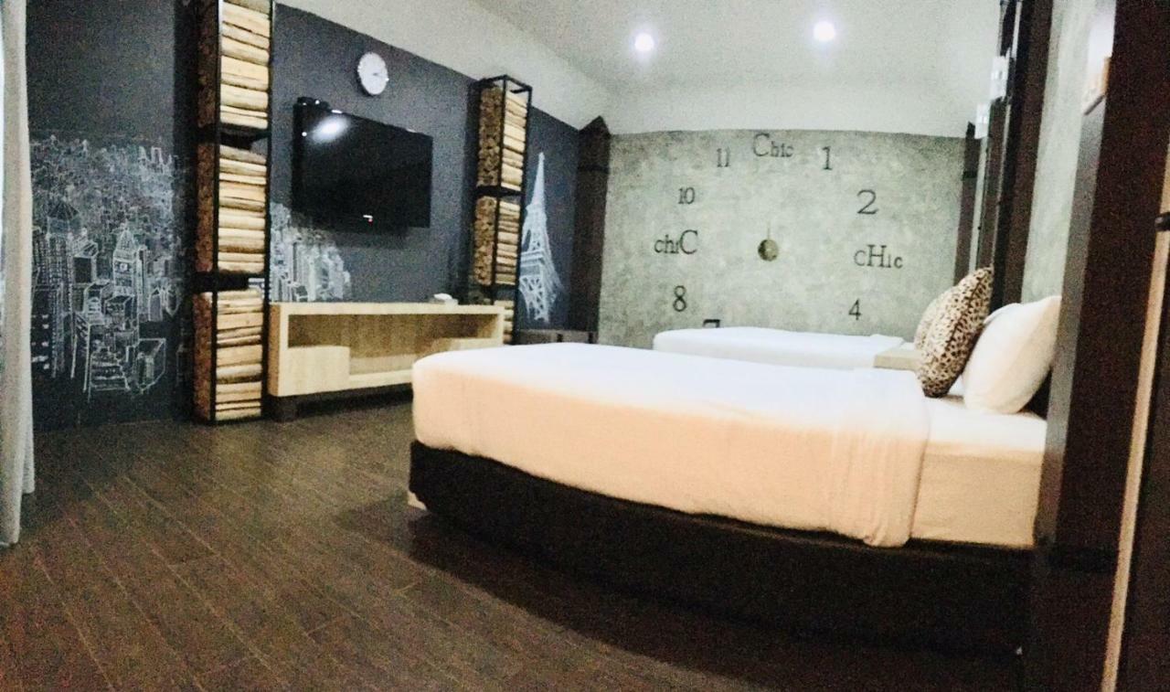 The Chic 101 Hotel Selaphum Extérieur photo