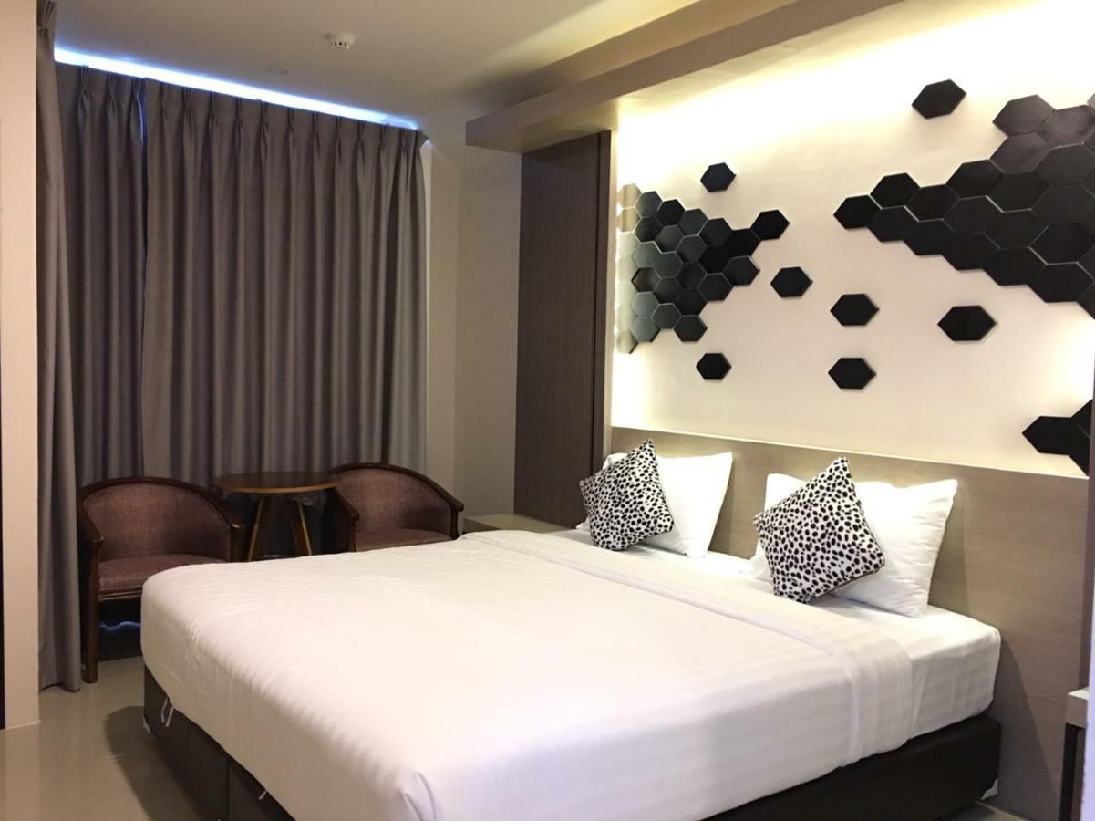 The Chic 101 Hotel Selaphum Extérieur photo